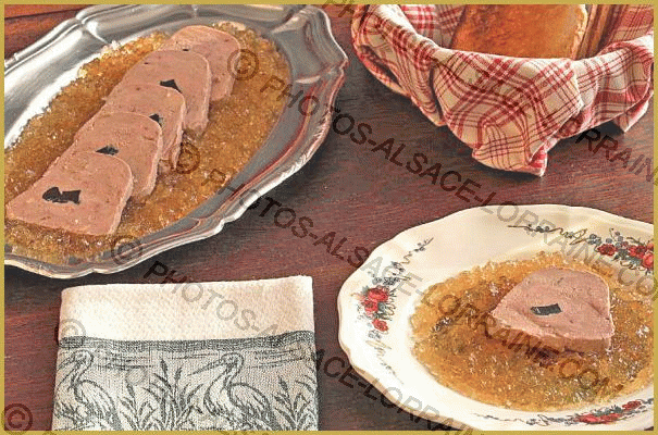 &amp;#39;Photo du foie gras truffé d&amp;#39;Alsace sur son tapis de gelée &amp;#39;&amp;#39;Gänseleber ...