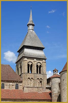 Photo de la grande tour-clocher dite 